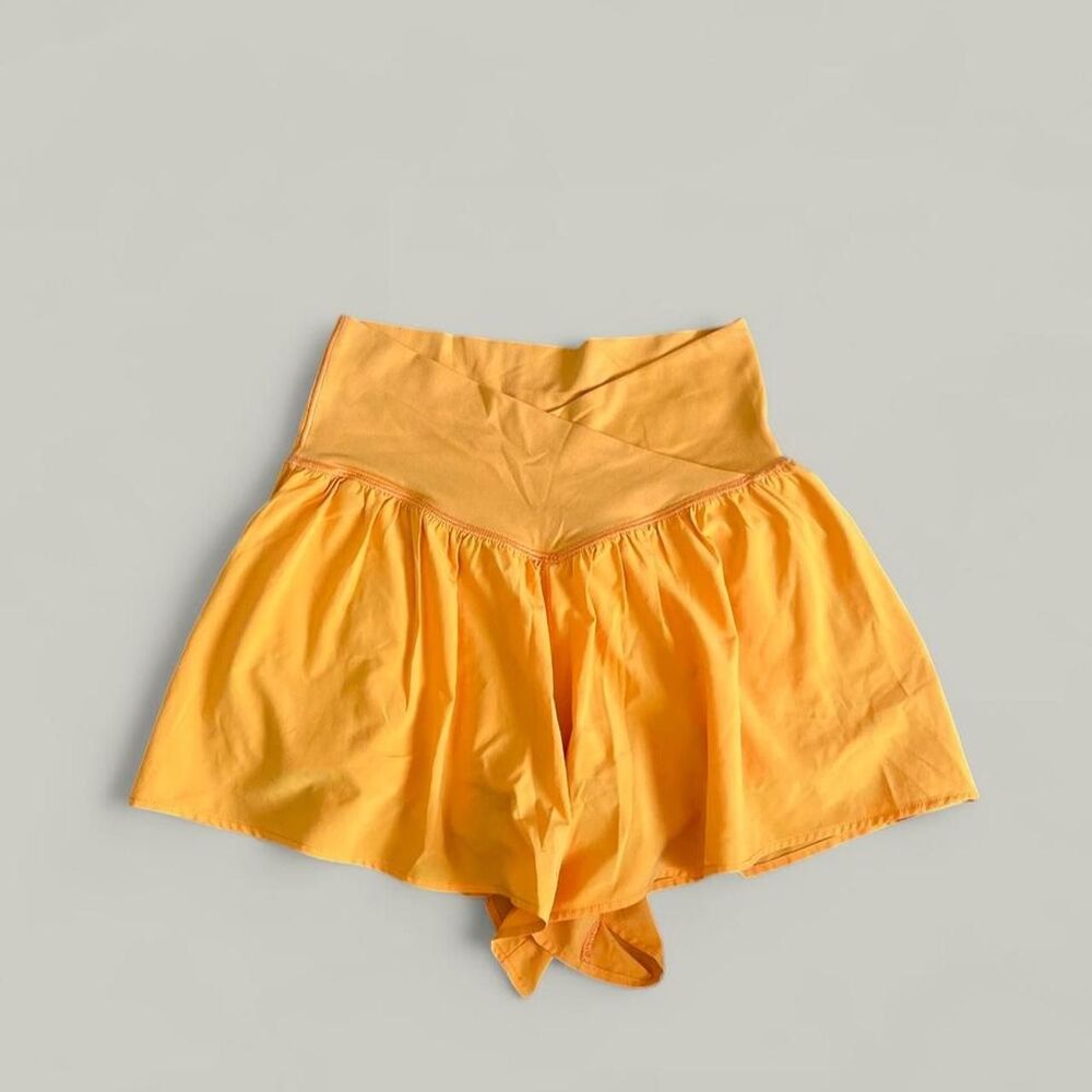 Aerie Women's Orange and Yellow Shorts